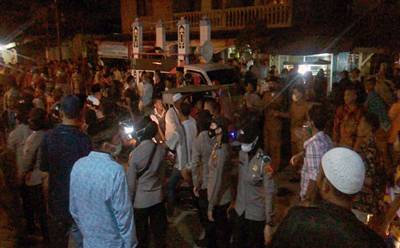 Petugas  Himbau Masyarakat Dilarang Takbiran Keliling, Malah di Lempari