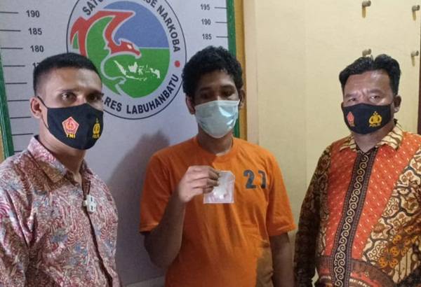 Satres Narkoba Ciduk Pengedar Sabu Titi Panjang Negeri Lama