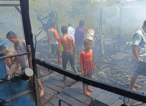 Tiga Rumah Nelayan di Labuhan Deli Ludes Terbakar