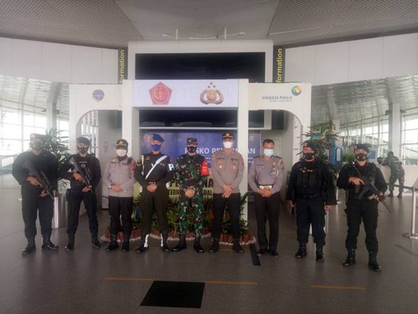 Gegana Sat Brimob Polda Sumut Lakukan Sterilisasi di Bandara Kualanamu