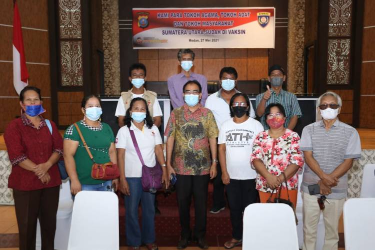 Wujud Kepedulian Polda Sumut, 300 Tokoh Lintas Agama Mendapat Vaksin