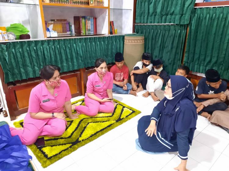 Bhayangkari Cabang Polrestabes Medan Anjangsana ke Panti Asuhan Takaful