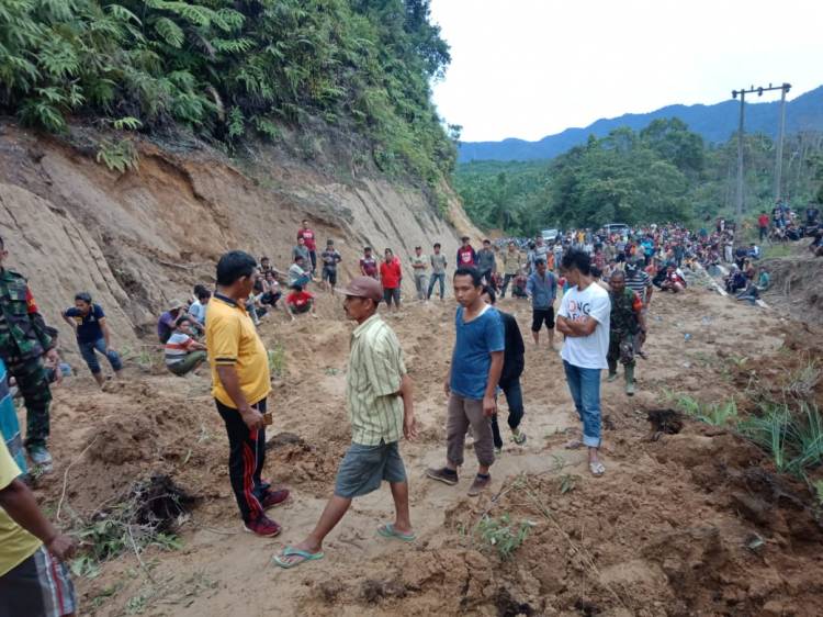 Kembali Terjadi, Kini Bencana Longsor Terjadi di Sukabumi, Bocah 5 Tahun Tewas Tertimbun