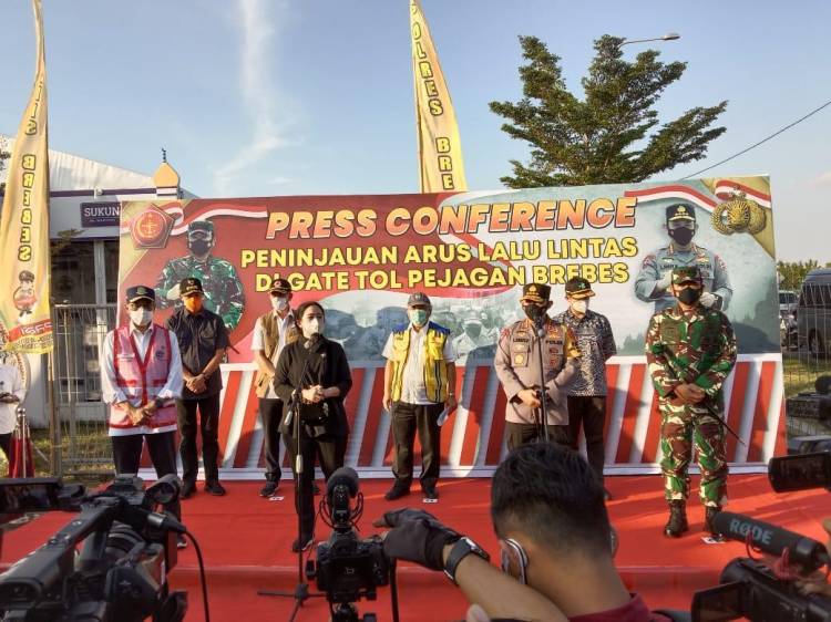 Panglima TNI Dan Kapolri Bersama Ketua DPR RI Serta Beberapa Menteri Tinjau Lokasi Penyekatan Mudik 2021