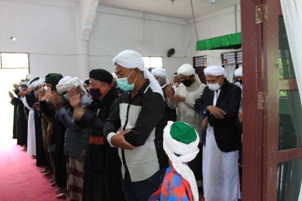 Hari Ini Jemaah Naqsabandiyah Berlebaran, Shalat Id Dengan Prokes Ketat