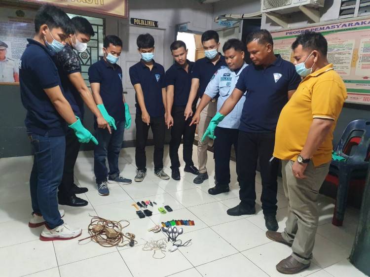 Petugas Lapas Kota Pinang Kembali Razia Kamar Tahanan