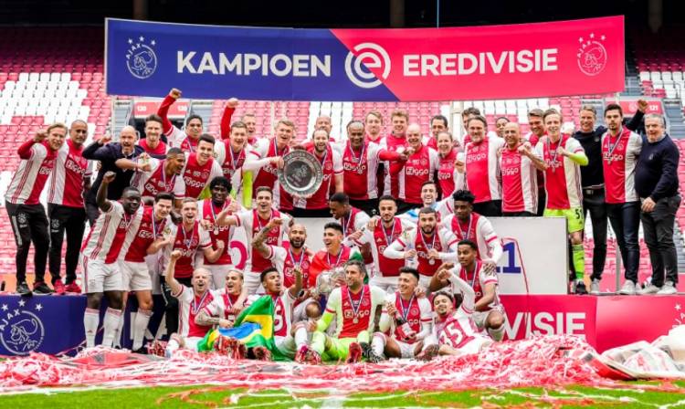 Usai Kalahkan Emmen 4 Gol Tanpa Balas, Ajax Amsterdam Juara Liga Belanda 2020-2021
