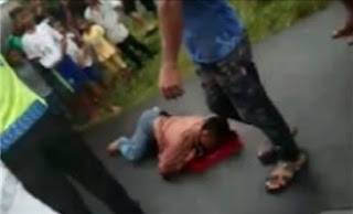Dikejar Massa, Dua Pelaku Begal Ditabrak Mobil, Satu Tewas