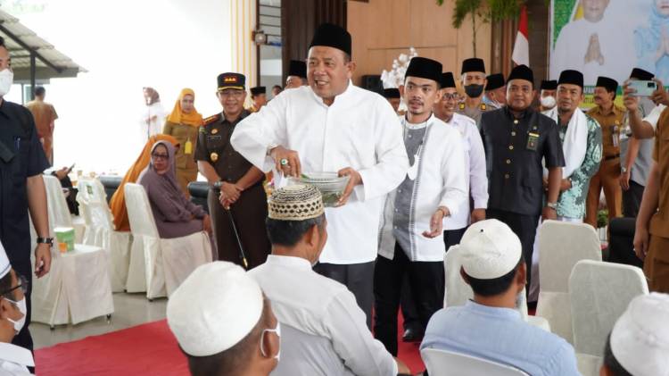 Syah Afandin Tepung Tawari 141 Calhaj Langkat Sebelum Berangkat ke Tanah Suci