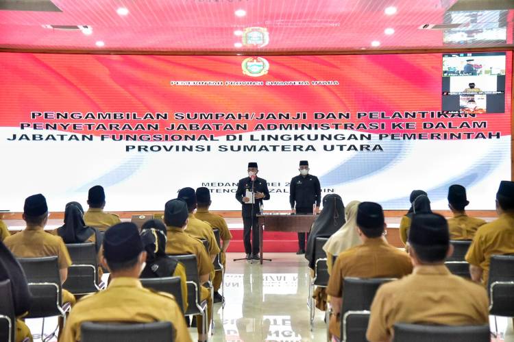 Tak Ingin Rugikan Bawahan, Gubernur Edy Rahmayadi Lantik 56 Pejabat Fungsional Malam Hari