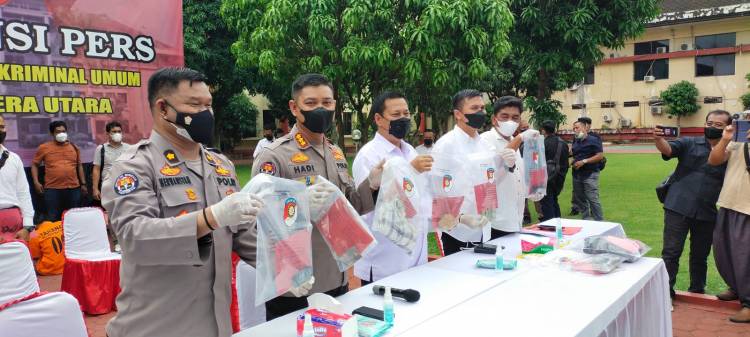 2 Pelempar Batu Bayaran Yang Sebabkan Penumpang Bus Tewas Diringkus, 1 Ditembak Kakinya
