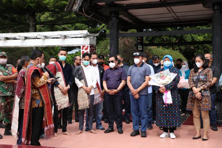 Ziarah ke Makam Sisingamangaraja XII, Kabaharkam: Penghormatan Bagi Pahlawan