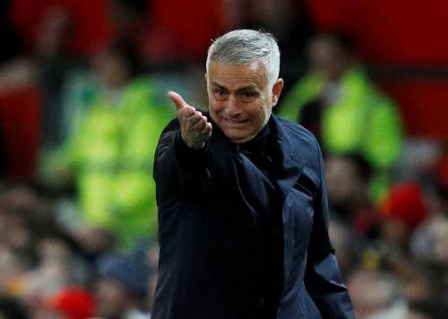 Sambil Menangis, Jose Mourinho Luapkan Emosinya Saat Temui Awak Media