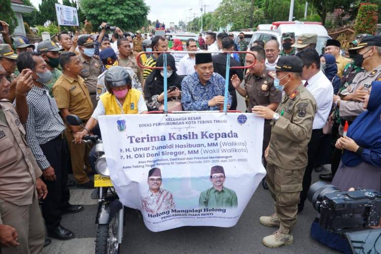 Umar dan Oki Dilepas Masyarakat