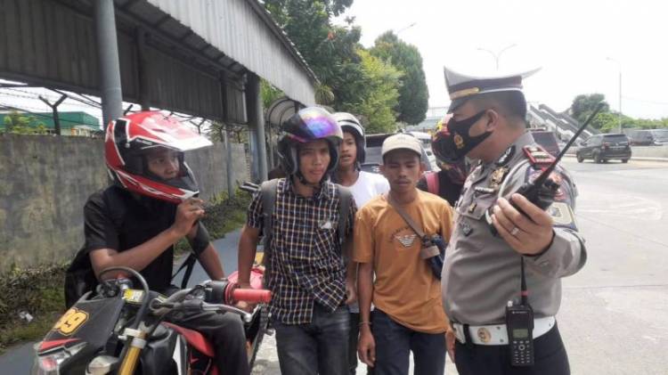 Akibat Google Maps,   Tiga Warga Aceh Terobos Gerbang Tol