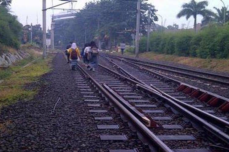 Satu Keluarga di Sambar "Ular Besi" , Dikabarkan Satu Tewas