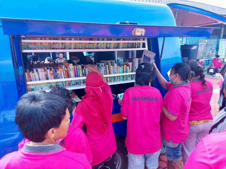 Perpustakaan Keliling Pemko Medan Tingkatkan Literasi Warga Binaan Rutan Perempuan Medan