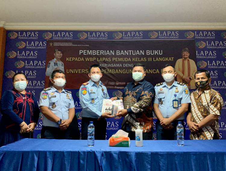 Tingkatkan Minat Baca WBP, Lapas Pemuda Klas III Langkat Terima Bantuan Buku Dari Universitas Panca Budi