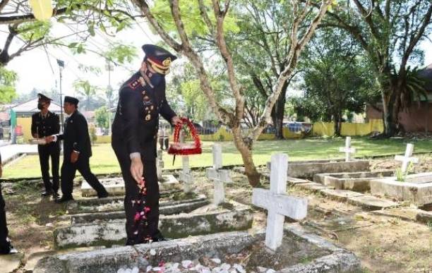 Kapolres Padangsidimpuan Ikuti Upacara HKN Sekaligus Ziarah