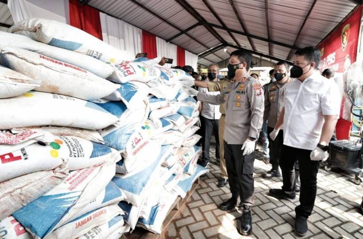 Penyalahgunaan Pupuk Subsidi Seberat 279,45 Ton Dibongkar Polda Jatim, Barang Bukti Disita