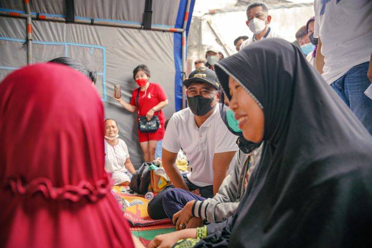 Walikota Kota Medan, Nikmati Lebaran di Penggungsi korban Kebakaran