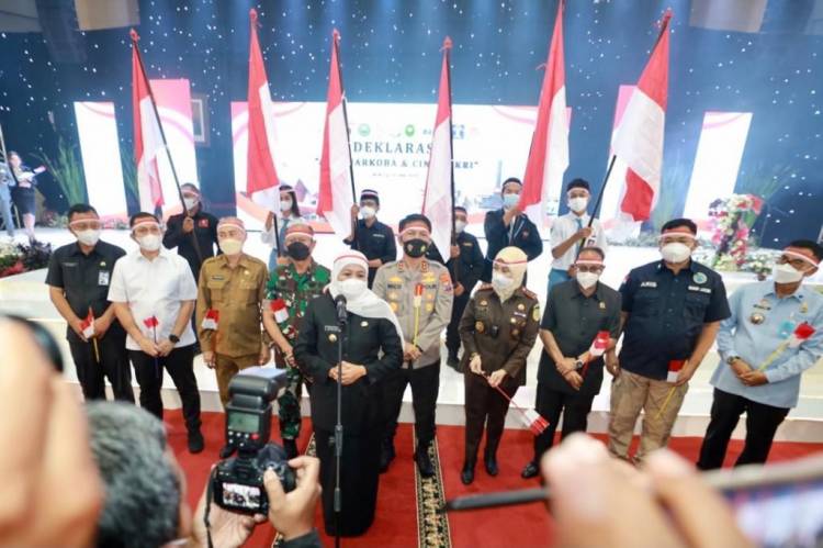 Forkopimda Jatim dan Elemen Masyarakat dari 7 Kabupaten/Kota Deklarasi Anti Narkoba dan Cinta NKRI di Universitas Negeri Malang
