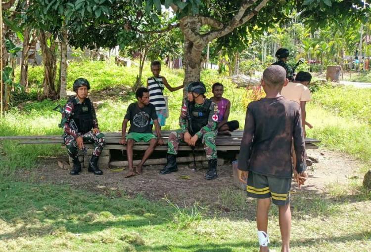 Satgas Yonif 126/KC Laksanakan Komsos dengan Warga Perbatasan