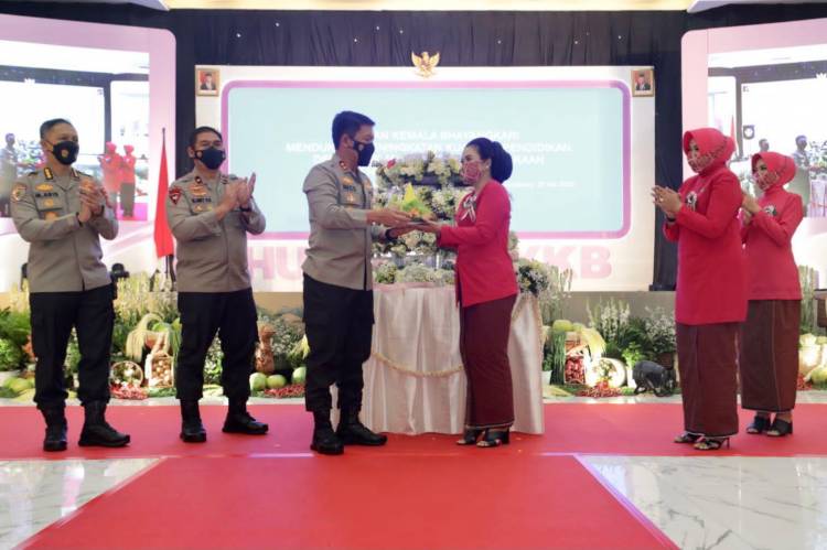 Irjen Pol Nico Afinta Ikuti Upacara Virtual HUT Ke-42 Yayasan Kemala Bhayangkari Tahun 2022