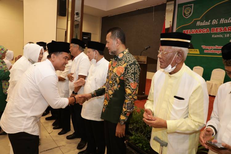 Halalbihalal Keluarga Besar UISU, Musa Rajekshah Ajak Seluruh Alumni Ikut Majukan UISU
