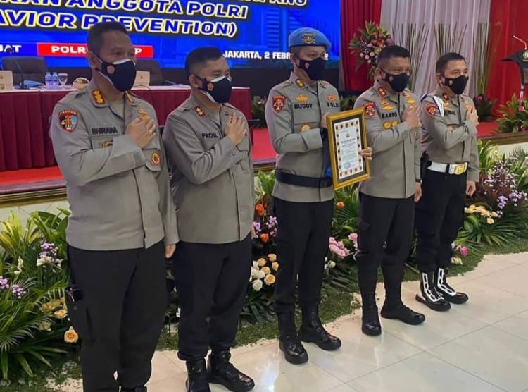 Kasat Narkoba AKBP Buddy Terima Penghargaan Dari Ferdy Sambo, Keluarga Curiga Kematiannya Terkait Mafia