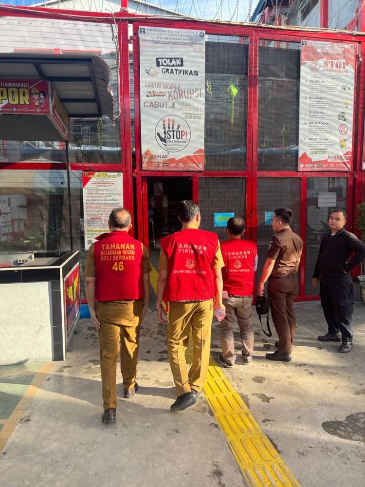 Mantan Kadis Kesehatan Deli Serdang Ditahan Jaksa