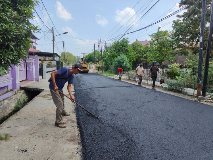 Jalan Sei Bengawan Medan Sunggal Telah Selesai di Aspal Dinas SDABMBK