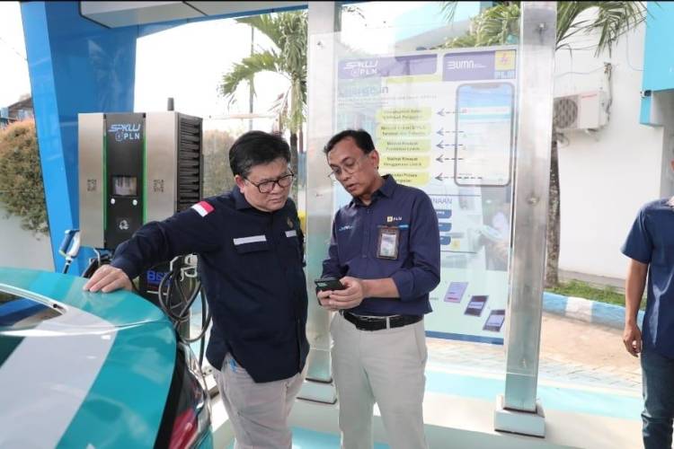Ditargetkan 3 Juta Pelanggan Sumut  Rasakan Kemudahan Layanan Lewat PLN Mobile