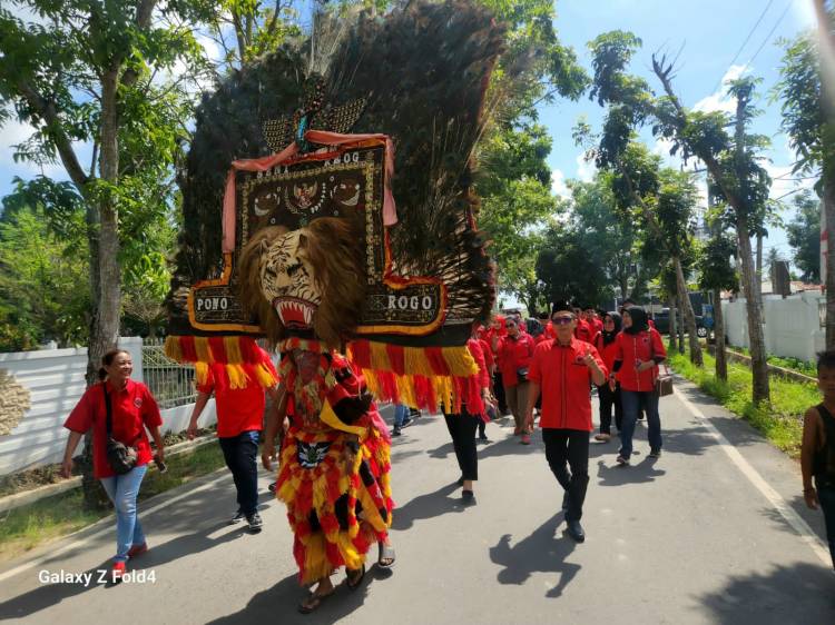 Reog Iringi Bacaleg PDI Perjuangan Serahkan Berkas Ke KPUD Kab Sergai
