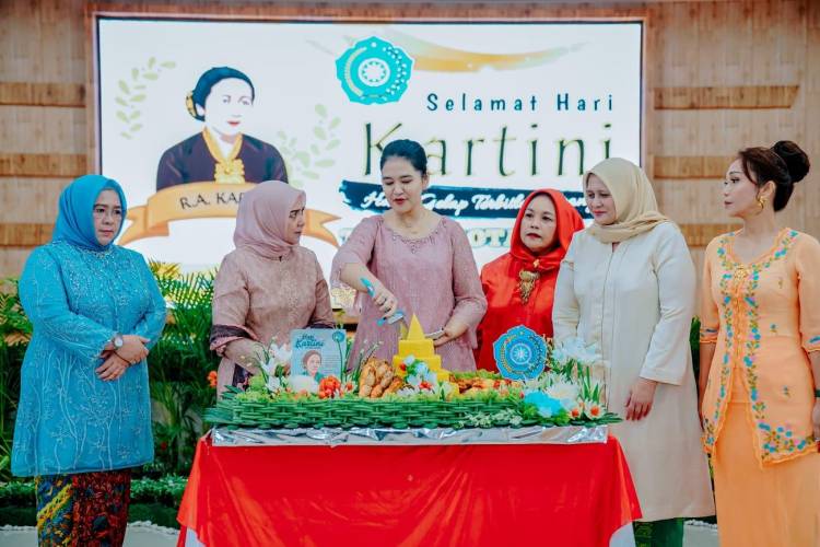 Ny Kahiyang Ayu Apresiasi Semangat Seluruh Kader PKK Kota Medan Di Peringatan Hari Kartini