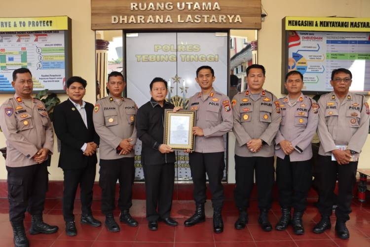 Kapolres Tebing Tinggi Terima Presisi Award Dari LEMKAPI