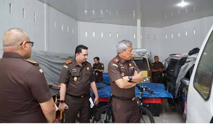 Kunjungi Kejari Karo, Kajati Sumut Ajak Seluruh Jajaran Kompak Dalam Menjalankan Tugas