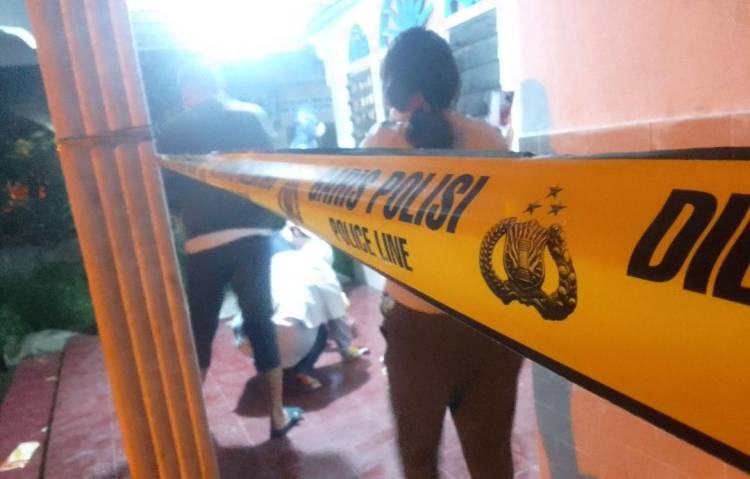 Diduga Tewas Akibat Sakit Lambung, Mayat Pria Ditemukan Membusuk Dalam Rumah