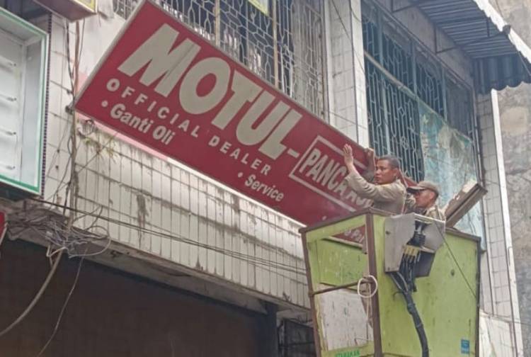 Bapenda Medan Tegas Hapus Iklan Liar
