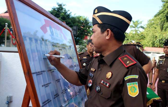 Kajati Sulteng Pimpin Apel Deklarasi Pencanangan Zona Integritas Menuju WBBM