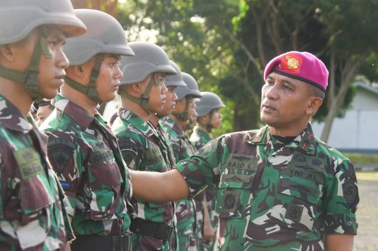 Danlantamal IX Pimpin Upacara Penerimaan Prajurit Remaja di Mako Lantamal IX Ambon