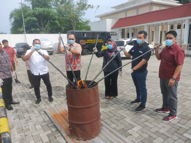 Kejari T.Tinggi Musnahkan Sabu dan Ganja
