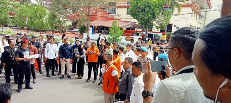 Ken Admiral Minta Ganti Rugi Spion Mobil kepada Anak AKBP AH