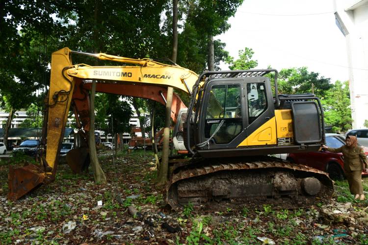 Buru Illegal Logging, Dinas LHK Sumut Amankan Puluhan Kubik Kayu dan Alat Berat