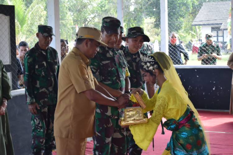 Barisan Pelajar dan Tarian Khas Melayu Sambut Tim Wasev Mabesad di Lokasi TMMD 116 Kodim 0204 Deliserdang