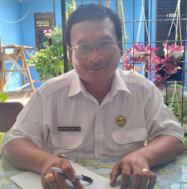 Kecamatan Silaen Bagikan Bibit, Pestisida dan  Racun Tikus Pupuk untuk Pemdes