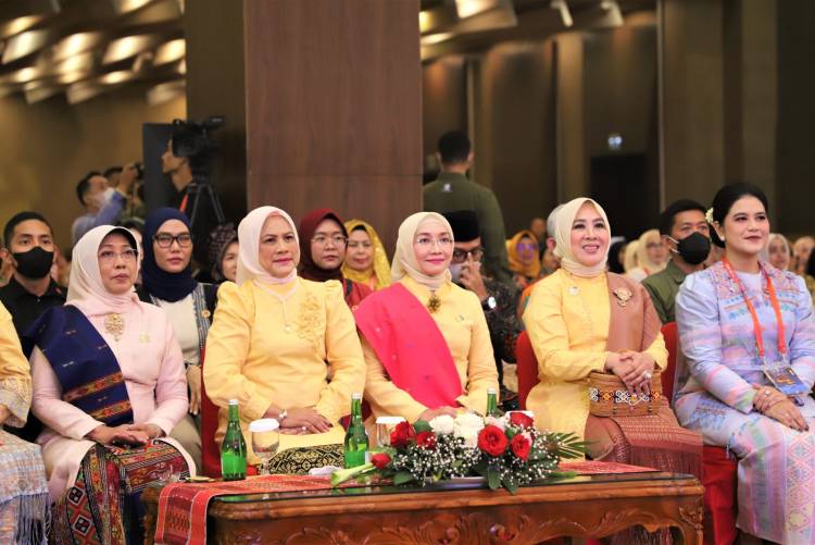 120 Hasil Karya Seniman Se- Indonsia Di Tampilkan Pada Hut Dekarnas Ke - 43
