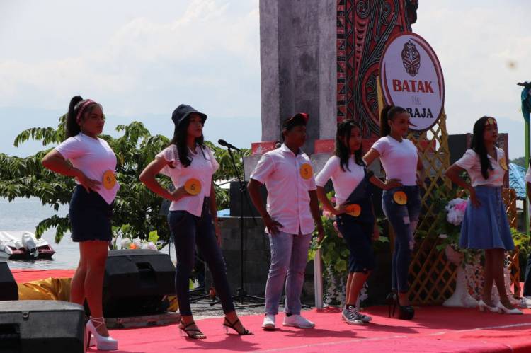 Mencari Penampil Gorga dan Ulos Lewat Fashion Show Toba Got Talent