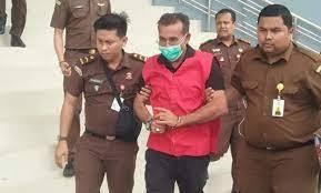 Usai Menjabat, Bukannya Tenang Menikmati Massa Pensiunannya
