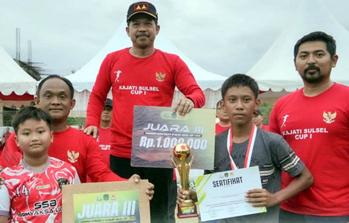 Agus Salim Tutup Turnamen Sepak Bola Kajati Sulsel Cup I 2024, Kejaksaan Hadir Dalam Pembinaan Generasi Muda
